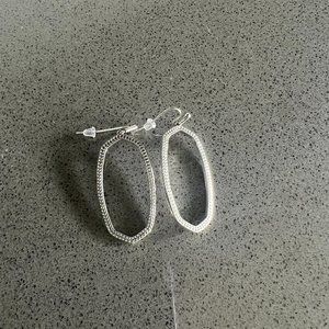 ✨ Kendra Scott Elle Open Frame Silver Drop Earrings